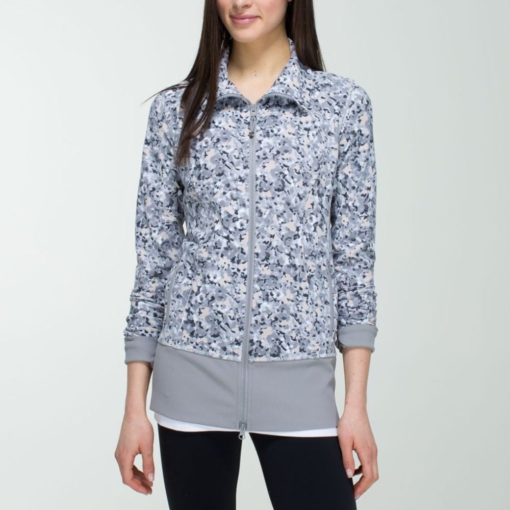 LULULEMON grey fleur Nice asana jacket